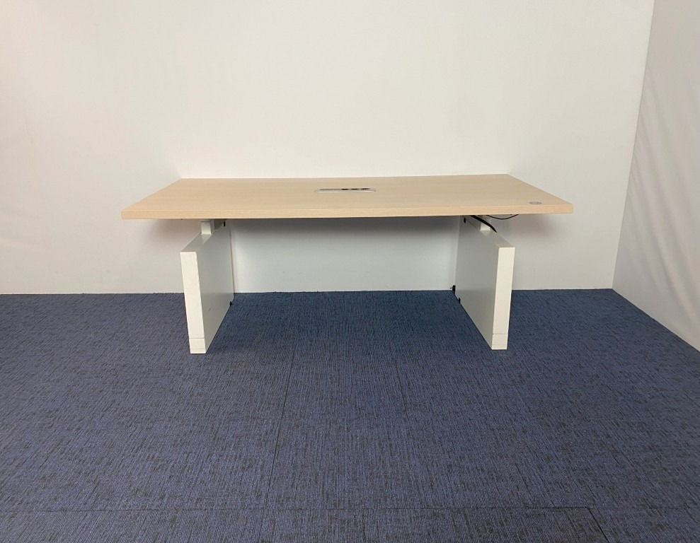 Vergadertafel zit/sta Voortman (elektrisch, incl. fliptop), licht eiken blad, wit onderstel, 200 x 100 cm. - Afbeelding 6