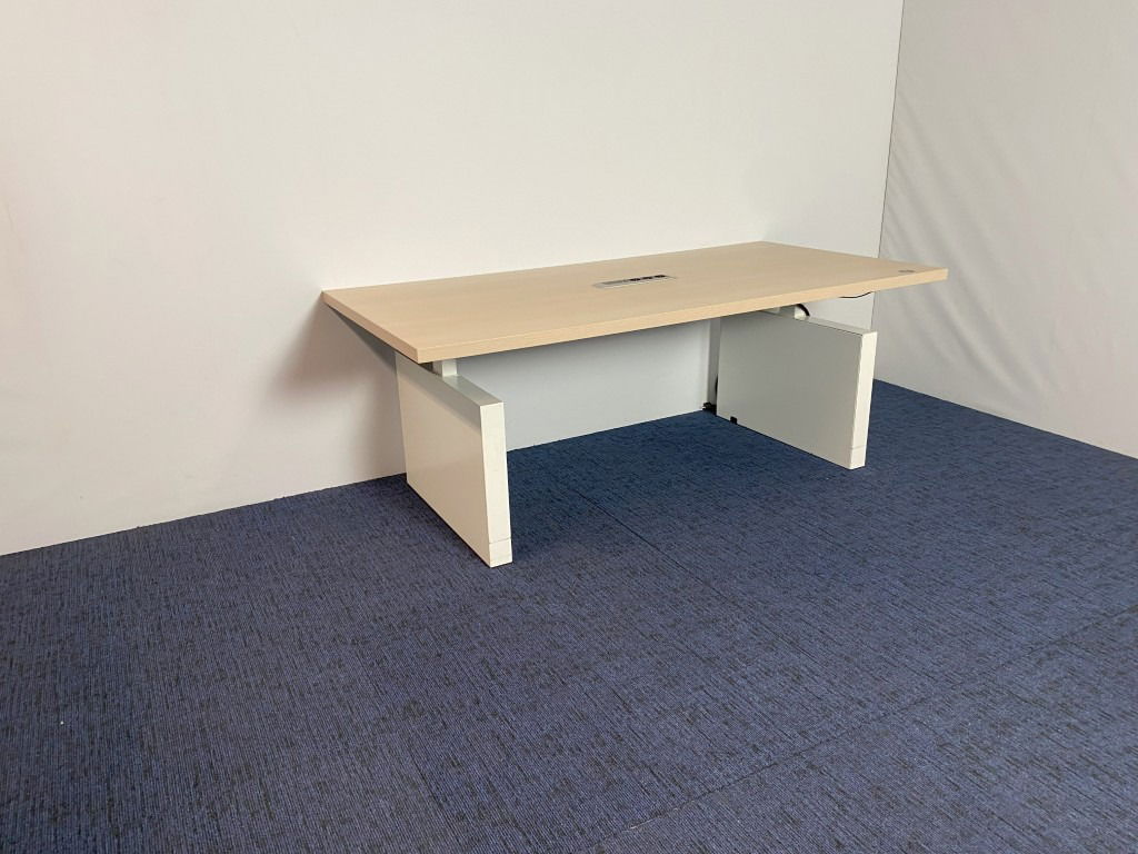 Vergadertafel zit/sta Voortman (elektrisch, incl. fliptop), licht eiken blad, wit onderstel, 200 x 100 cm. - Afbeelding 5