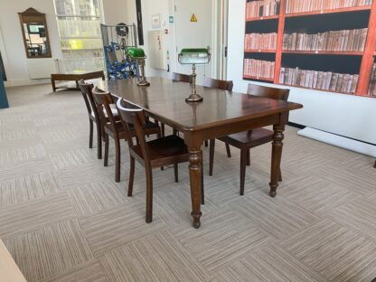 Vintage Satelliet tafel inclusief 6 stoelen, donker kersenhout, 243 x 100 cm. - Afbeelding 3