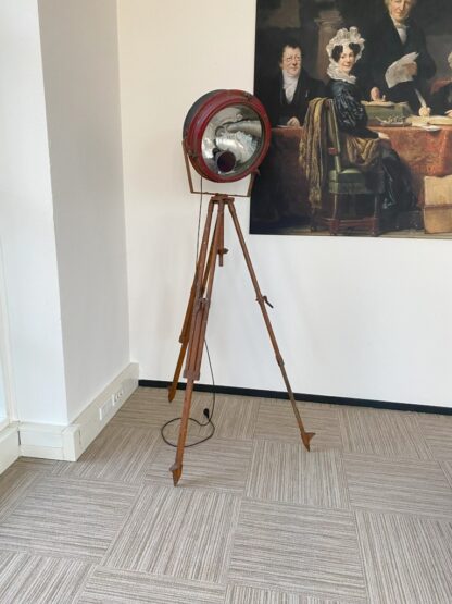 Vintage industriële staande vloerlamp - hoogte 190 cm.