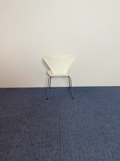 Vlinderstoel Fritz Hansen (design) - wit, chroom onderstel - Afbeelding 5