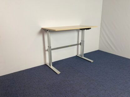 Zit/sta bureau Actiforce (elektrisch), ahorn blad, aluminium onderstel, 140 x 80 cm.