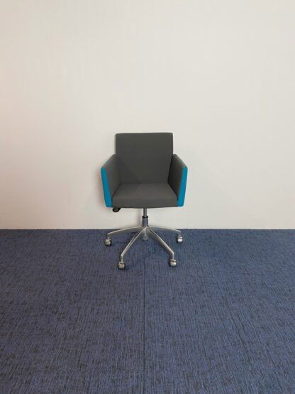 Vergaderstoel Artifort Paco - antraciet/blauw, chroom voetkruis - Afbeelding 3