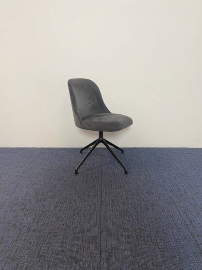 Vergaderstoel Viccarbe Aleta - antraciet, zwart frame - Afbeelding 2