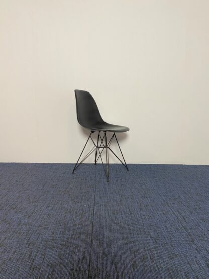 Vergaderstoel Vitra Eames DSR, zwart, zwart onderstel