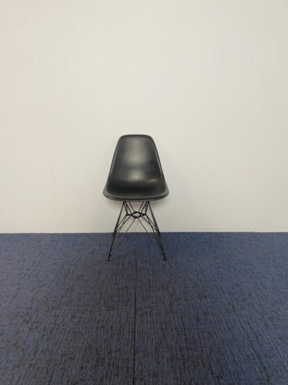 Vergaderstoel Vitra Eames DSR, zwart, zwart onderstel - Afbeelding 3