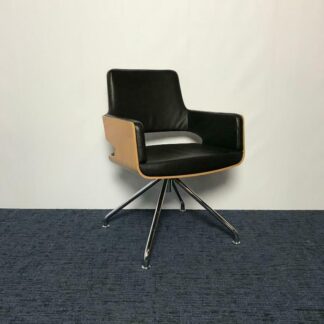 Thonet S843 vergaderstoel, design, zwart leder, chroom