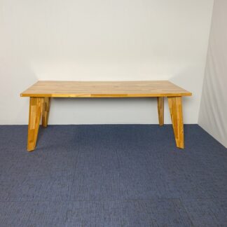Vergadertafel, 210 x 100 cm. - hoogte 76,5 cm.