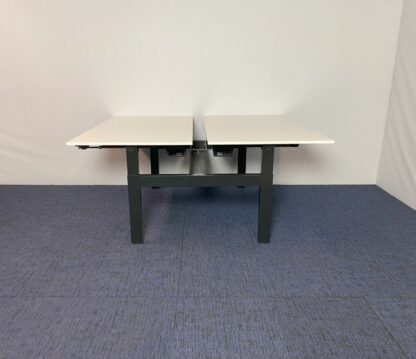 Bench bureau Ahrend Balance (slinger), wit blad, zwart onderstel, 140 x 170 cm. - Afbeelding 4