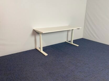 Bureau Voortman (slinger), wit blad, wit onderstel, 160 x 70 cm. - Afbeelding 3