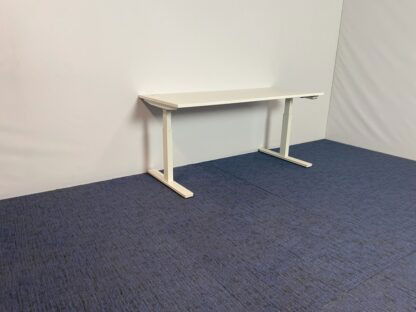 Bureau Voortman (slinger), wit blad, wit onderstel, 160 x 70 cm. - Afbeelding 4