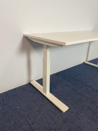 Bureau Voortman (slinger), wit blad, wit onderstel, 160 x 70 cm. - Afbeelding 5