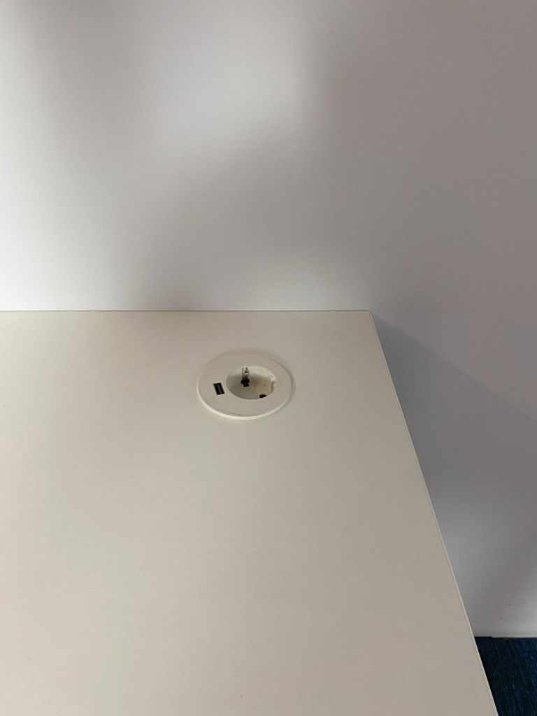 Bureau Voortman (slinger), wit blad, zwart onderstel, 120 x 60 cm. - Afbeelding 5