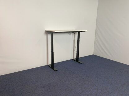 Zit/sta bureau (elektrisch), wit blad, zwart onderstel, 120 x 60 cm. - Afbeelding 2