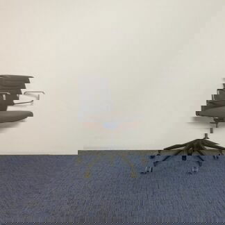 Bureaustoel Vitra AC 5 Studio, grijze stoffering, zwart voetkruis