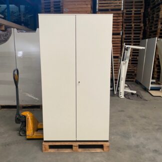 Klapdeurkast Bene, wit, H 190 x B 100 x D 60 cm.