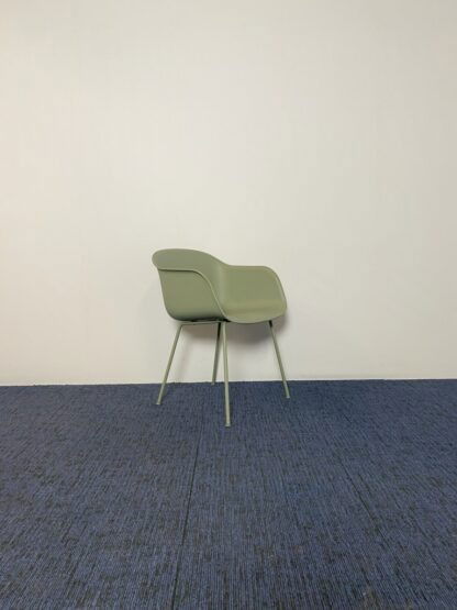 Vergaderstoel Muuto Fiber - dusty green