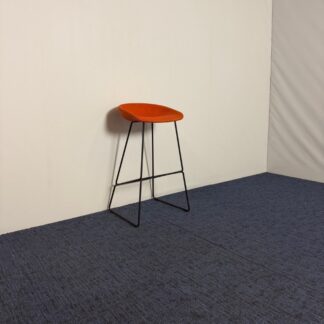 Barkruk HAY About A Stool 'AAS' 38 - oranje/zwart