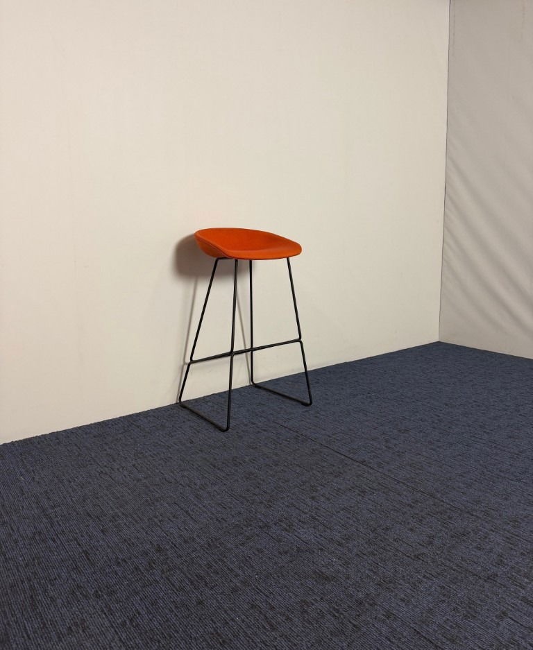 Barkruk HAY About A Stool 'AAS' 38 - oranje/zwart