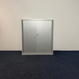 Roldeurkast Markant, aluminium, H 135 x B 120 x D 45 cm.